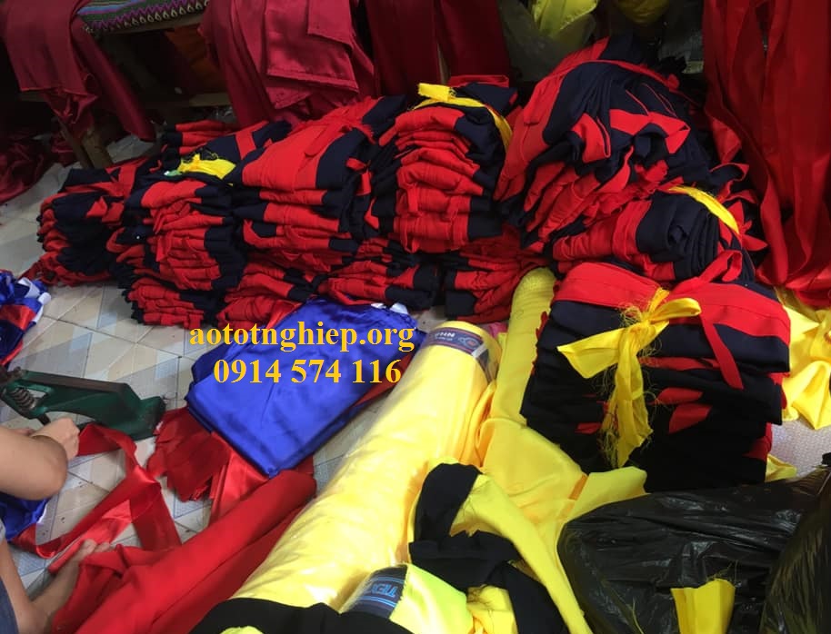 le phuc tốt nghiep hcm